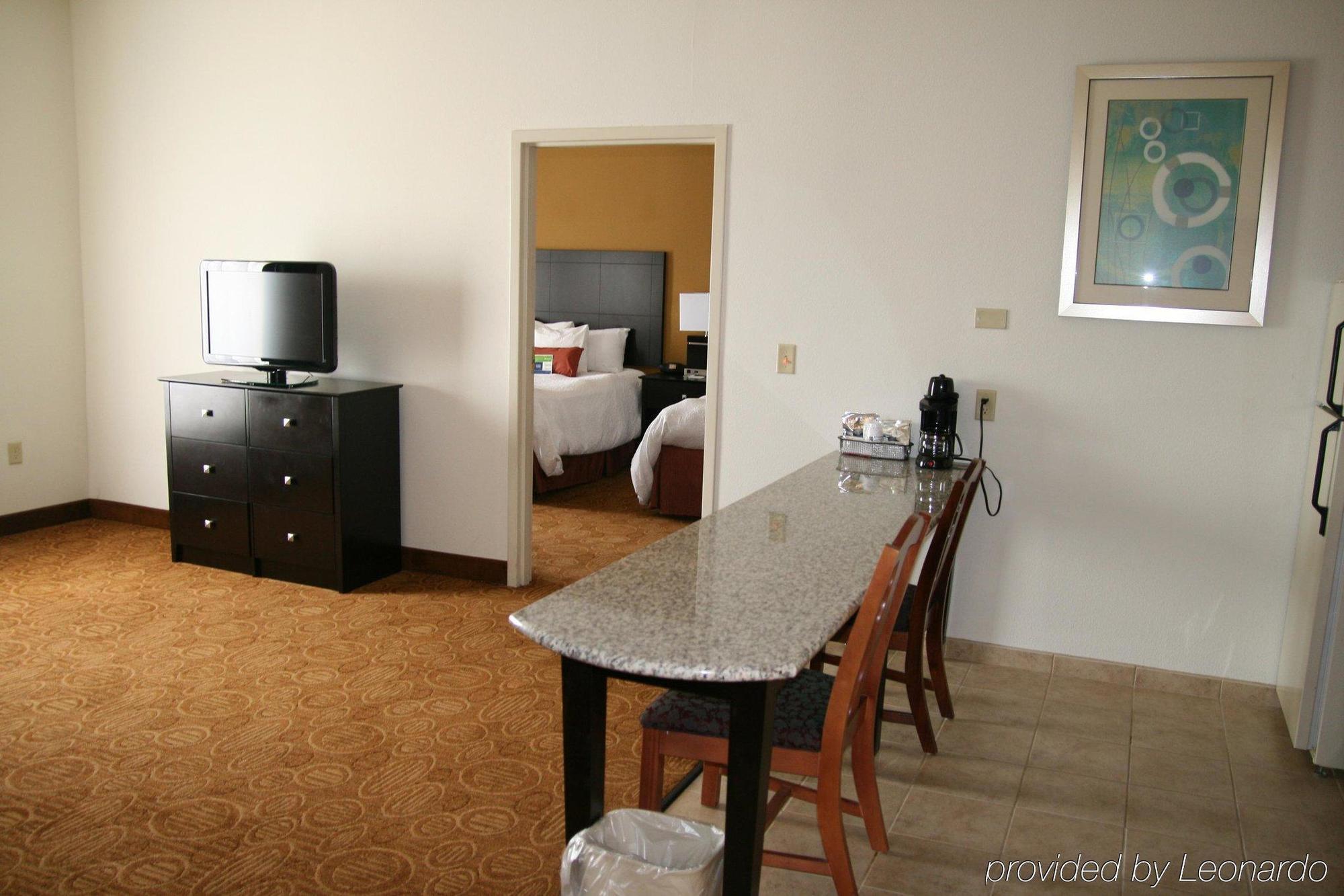 Comfort Inn & Suites Toledo Phòng bức ảnh